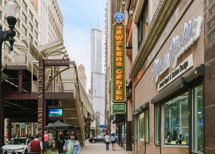 Livn Millennium Park Downtown Prem Chicago